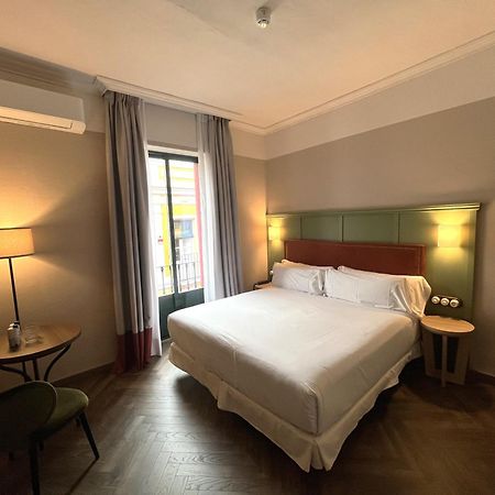 The Honest Hotel & Apartments セビリア エクステリア 写真