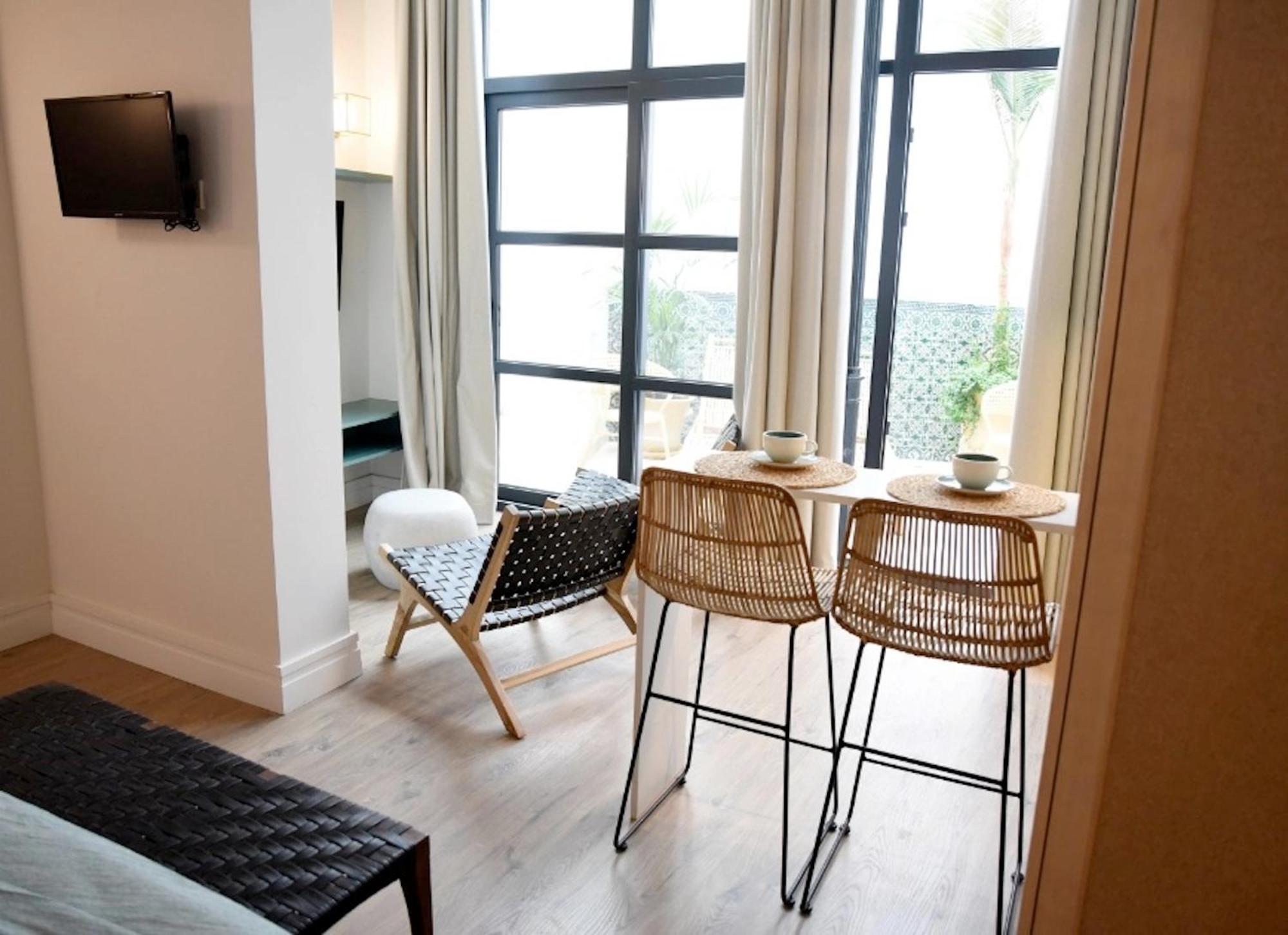 The Honest Hotel & Apartments セビリア エクステリア 写真