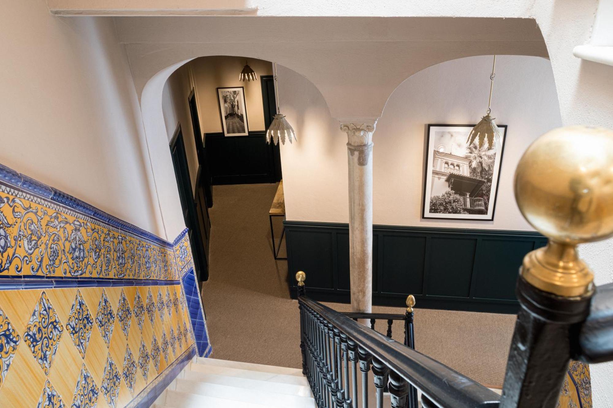 The Honest Hotel & Apartments セビリア エクステリア 写真